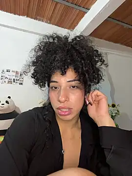 Miily_0 live cam on StripChat
