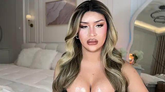 Your_Majesty_Tyra live cam on StripChat
