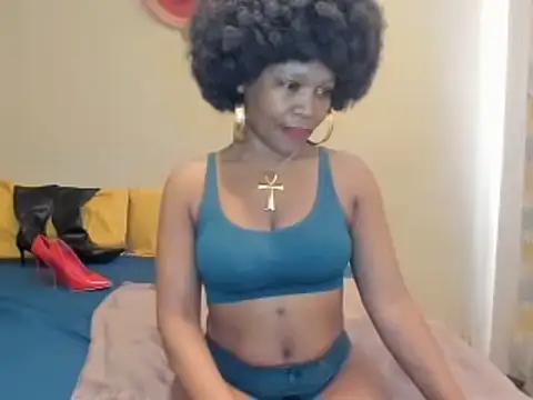 AfricanSquirtingQueen live cam on StripChat