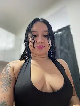 Pretty_Isadora live cam on StripChat