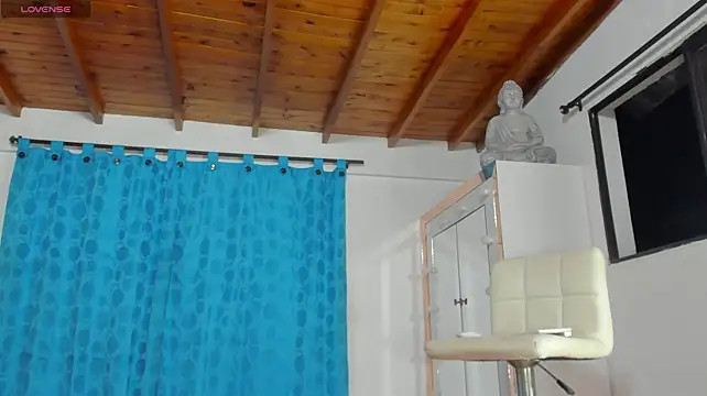 emily_hornett's live cam