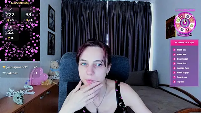 MiniLysii live cam on StripChat