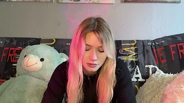 EarlineStrojnys live cam on StripChat