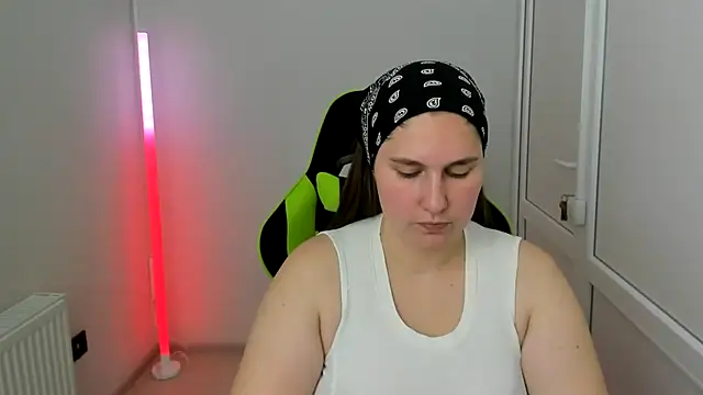 LunaVenom live cam on StripChat