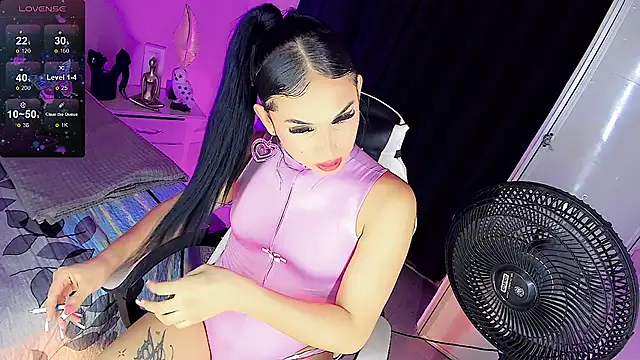 felicia_foxxxy23 live cam on StripChat