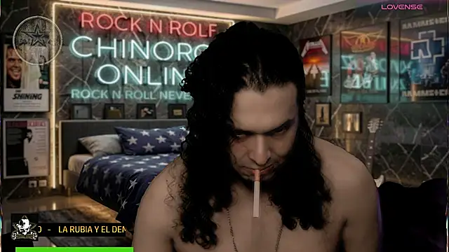 chino_roz live cam on StripChat