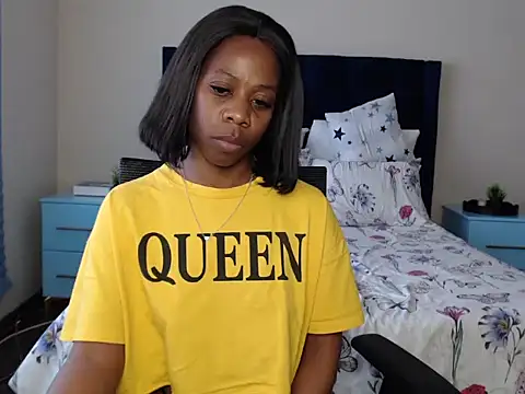 QUEENMANDYY live sex cam