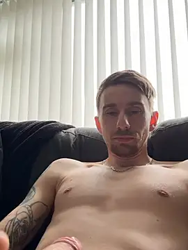 Toedad live cam on StripChat