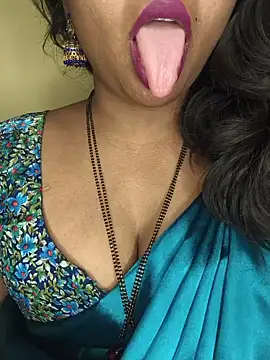 ur_love_kannada1 (F young) - Boobs show.