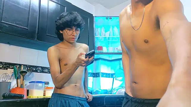 Good_boyss_ live cam on StripChat
