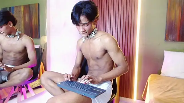 Sapphire_Gray live cam on StripChat