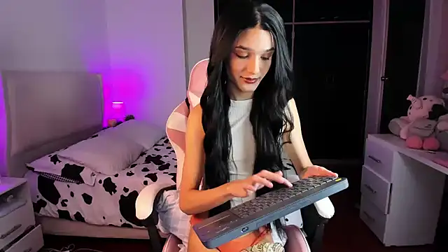 Ainhoads live cam on StripChat