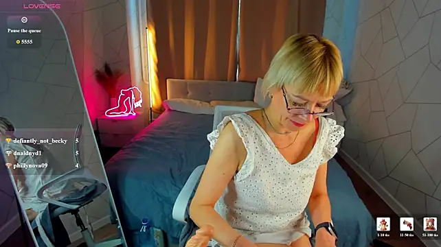 Ann_Annise live cam on StripChat