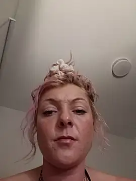 ticklemepinkk (Ask my age) - Double pen