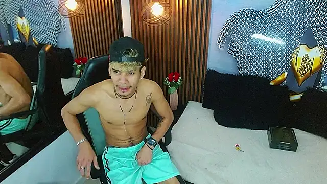 Skinny_cute_Alyer live sex cam