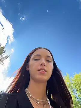 DollyTall's live cam