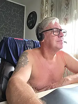 RobertStripX live cam on StripChat