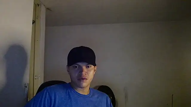 AxelTrain live cam on StripChat