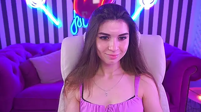 KylieJoyys live cam on StripChat