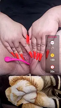 PinkKitty696999 live cam on StripChat
