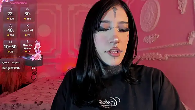Kat_VonDe live cam on StripChat