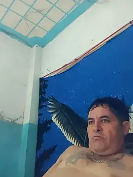 OutlyingHundred live cam on StripChat