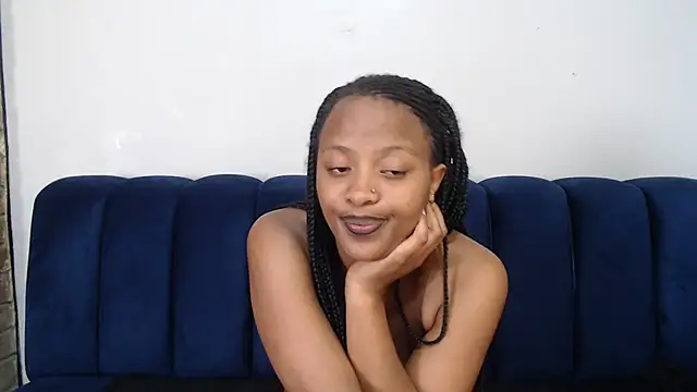 Youngling05 live cam on StripChat
