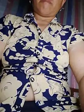 Cella8386 live cam on StripChat