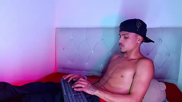 Angel_foxc13 live cam on StripChat