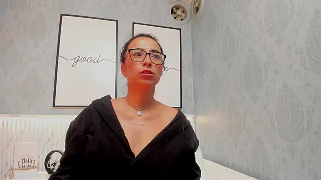 sarah_sluty live cam on StripChat
