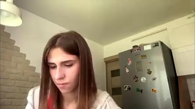 ZaraGuyette live cam on StripChat