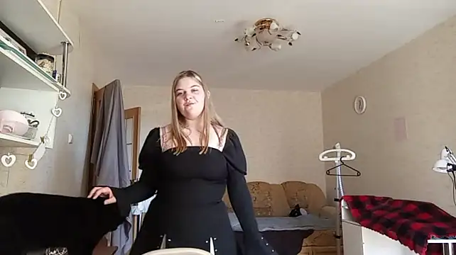 TypicalWoman webcam
