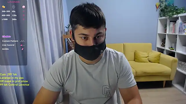 Tomguys live cam on StripChat