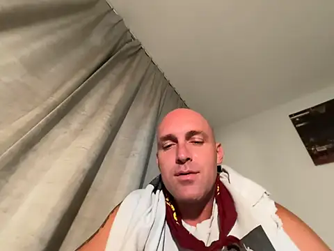 DaSwitch85 live cam on StripChat