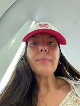 Webcam Model(eveangelll) is live