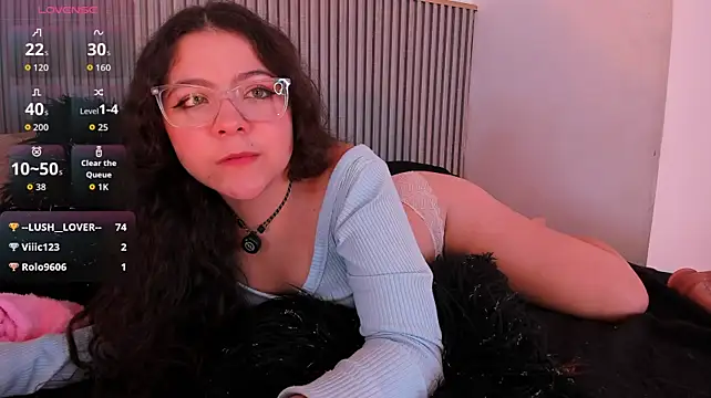 LilithBloom7 live cam on StripChat
