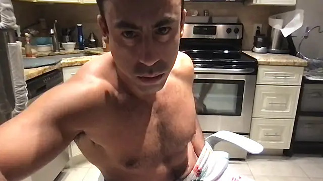BigGuyMuscle live cam on StripChat