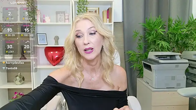 LadyLeea live cam on StripChat