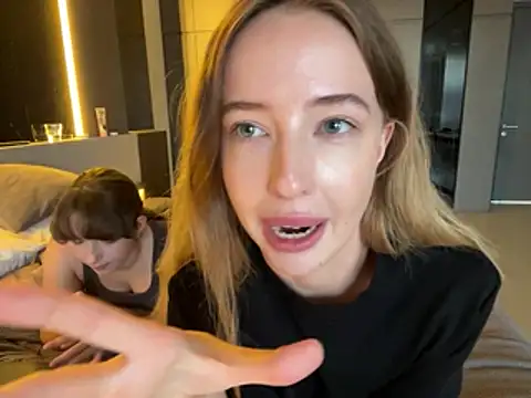 Nura_n_Sarah's Live Sex Cam Show