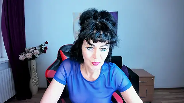 Silvia_Wallec live cam on StripChat