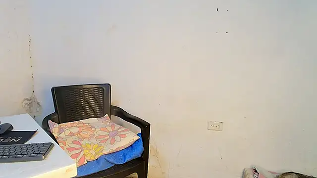 Oh_Tique live cam on StripChat