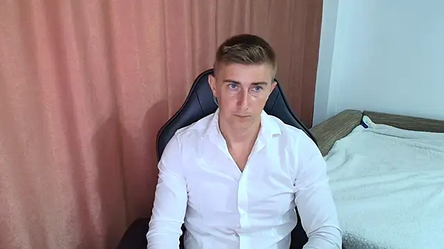 PowerBoy07 live cam on StripChat