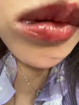 YiYi-2026 live cam on StripChat
