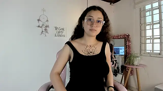 Sweet_lia08 live cam on StripChat