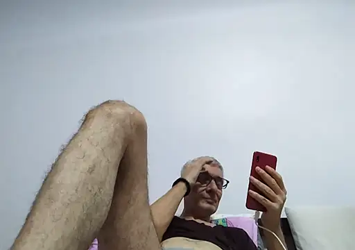 BIGUNCUTHARDCOCK live cam on StripChat