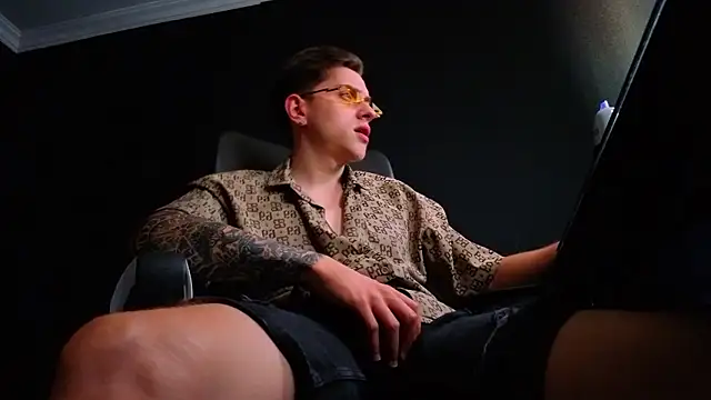 FelixStarkk live cam on StripChat