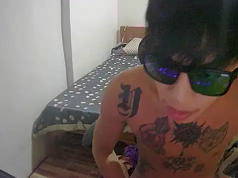Hiraya__0 live cam on StripChat