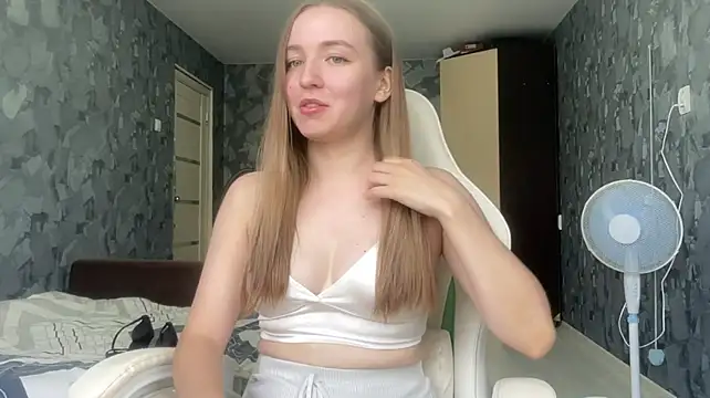 MerryVocu live cam on StripChat