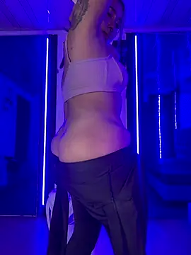ManuelaVeeleez