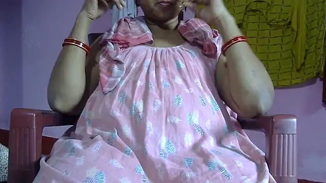 Pooja-suman live cam on StripChat